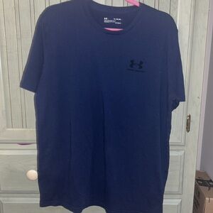XL UnderArmourTShirt
